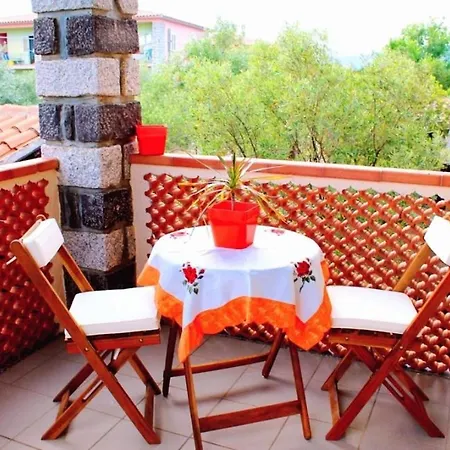 Apartment With 2 Bedrooms In Budoni With Enclosed Garden 400 M From The Beach Budoni